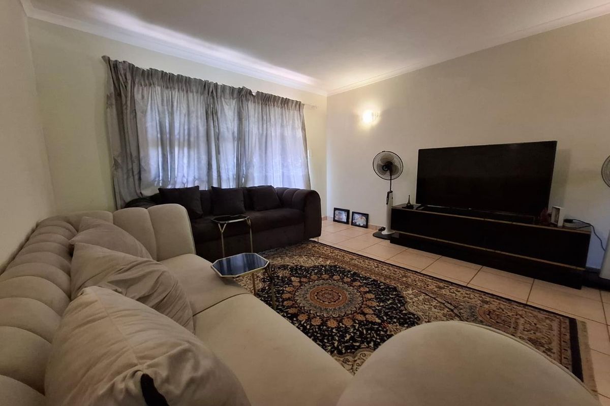 "Step Into Ownership: Modern 2-Bedroom Apartment Perfect for First-Time Buyers!" - Photo 3