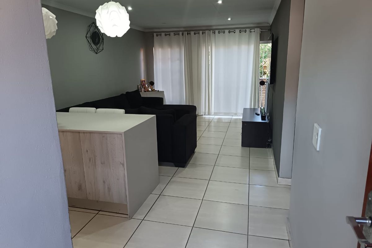 Rare find, Completely Redone 2-Bedroom townhouse with Private Garden in Security Complex. Exclusively Marketed by Sashen Moodley. - Photo 3