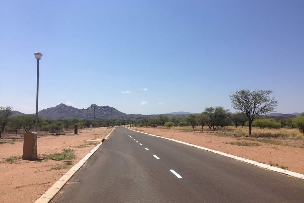 Most beautiful setting in Camelthorn Estate Okahandja - Photo 5