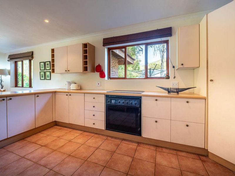 Don't judge the book by it's cover! - Photo 10