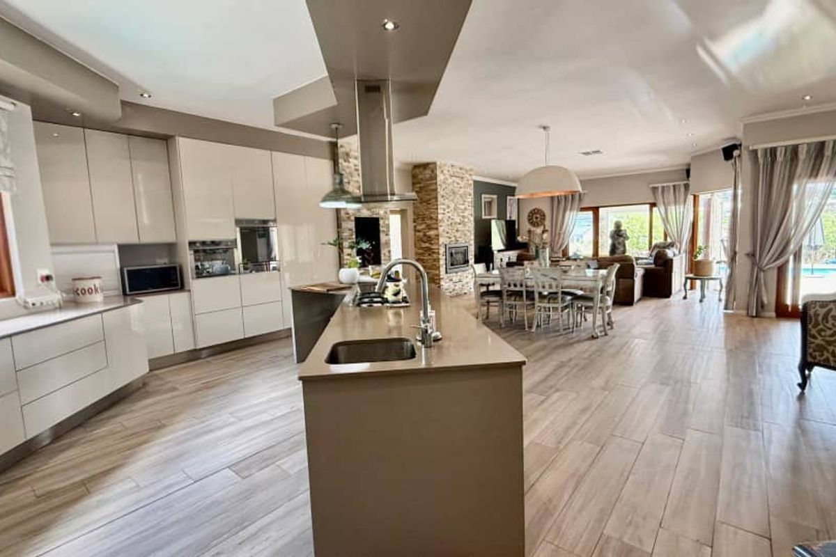 4 Bedroom House For Sale in Finkenstein - Photo 2