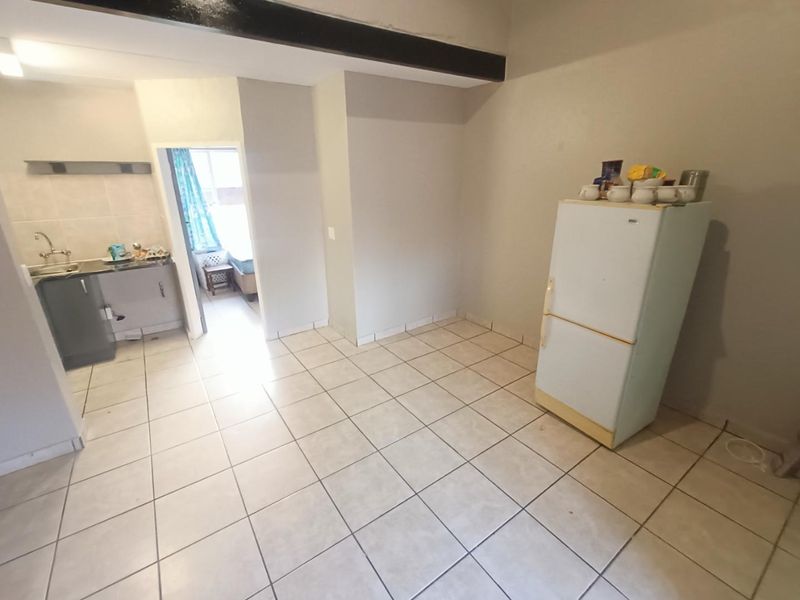 BEAUTIFUL DUPLEX FOR SALE IN SECURE COMPLEX IN ROOIHUISKRAAL NORTH!!!! - Photo 7