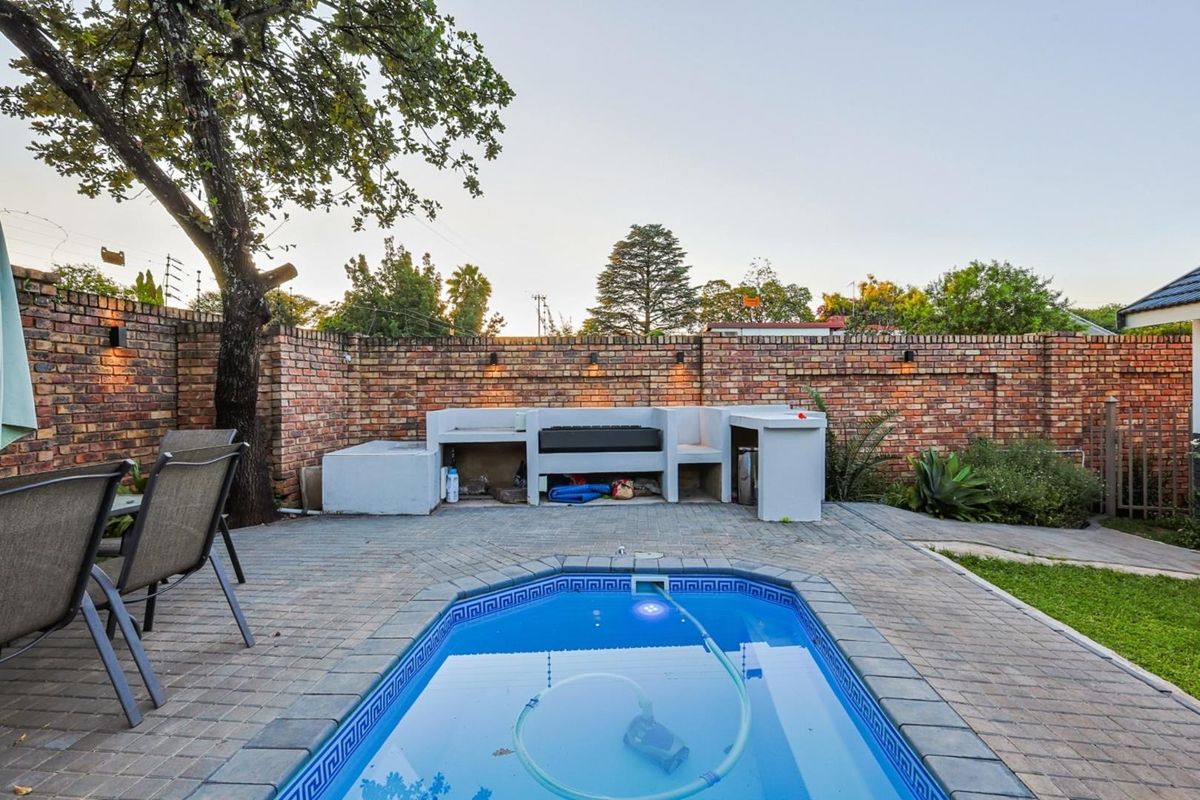 Spacious family home nestled in Lynnwood Glen. - Photo 3