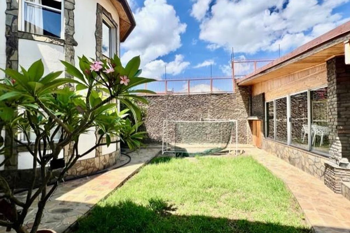 7 Bedroom House FOR SALE in Auasblick - Photo 3