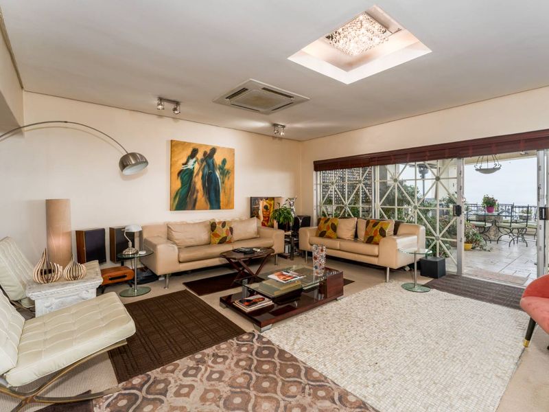 An Exceptional Green Point Residence with Rare Redevelopment Potential - Photo 3
