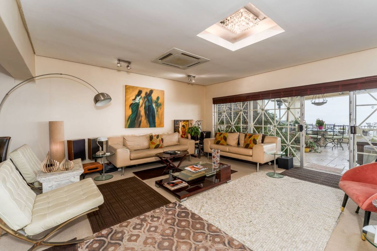 An Exceptional Green Point Residence with Rare Redevelopment Potential - Photo 3