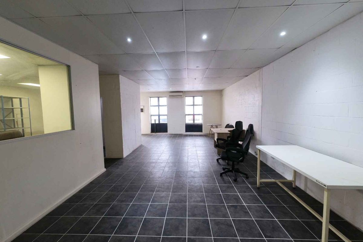Warehouse/office To Let - Photo 3