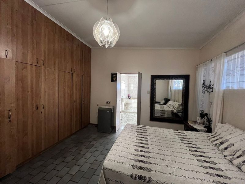 MODERN & COZY 3 BEDROOM HOUSE FOR SALE IN KHOMASDAL, CLOSE PROXIMITY TO BEUKES SPAR.. - Photo 7