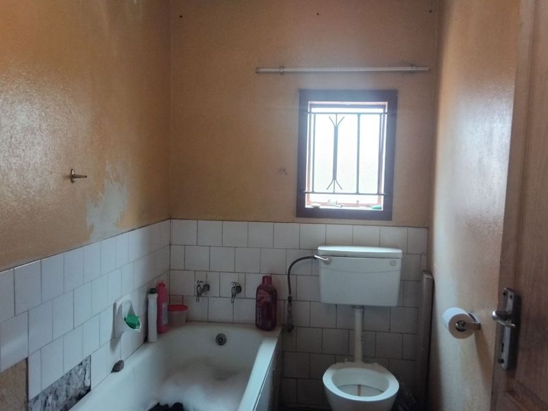 2 Bedroom House For Sale in Mabopane Unit x - Photo 10