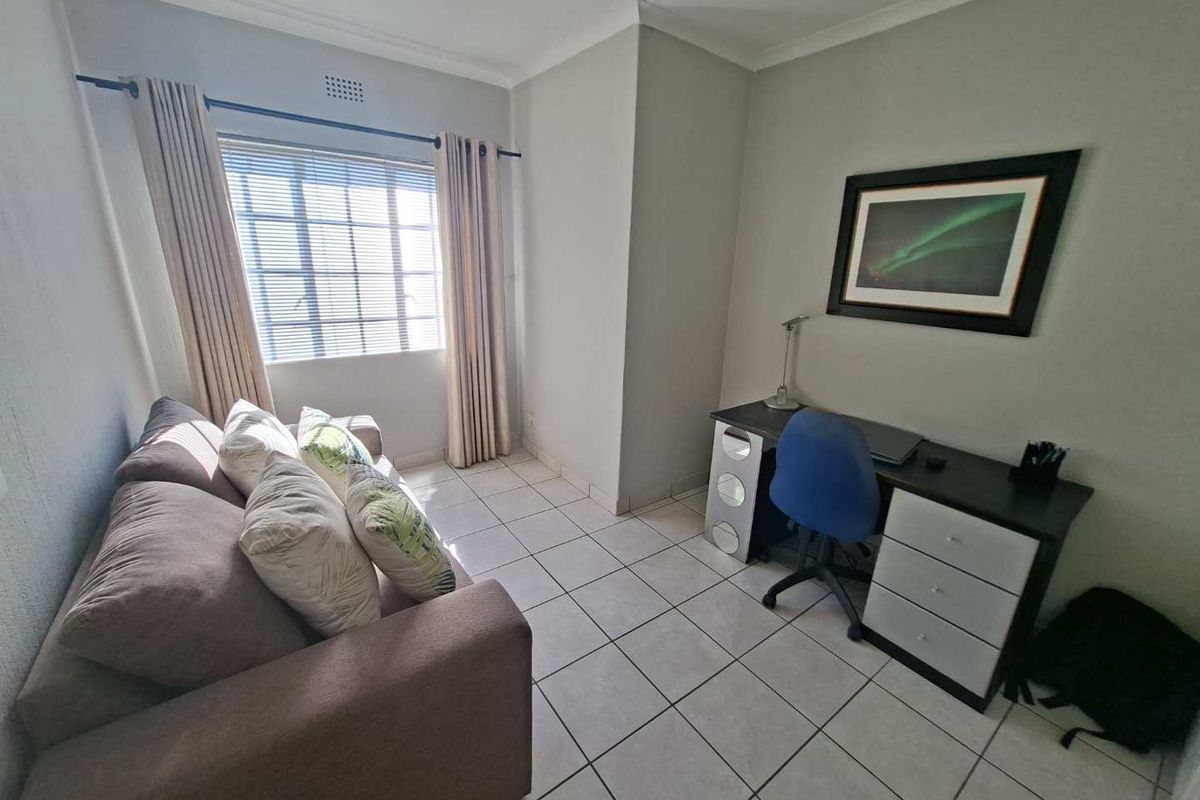 Peaceful Living in a Tranquil Setting - Photo 4