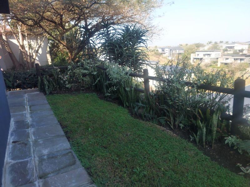 Modern 4 Bedroom for Rental in Palm Lakes Estate - Photo 2