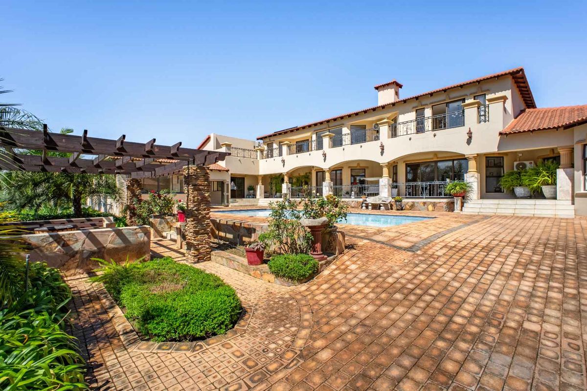 Timeless elegance Home for Sale - Photo 4