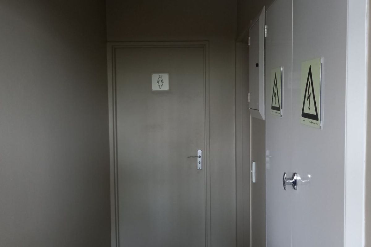 A Grade Office / Warehouse Building To Let - Southern Industrial - Photo 3