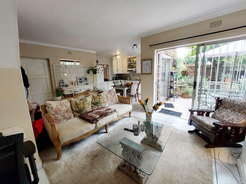 Delightful 1-bedroom, 1-bathroom duplex for sale in Strathavon - Photo 5