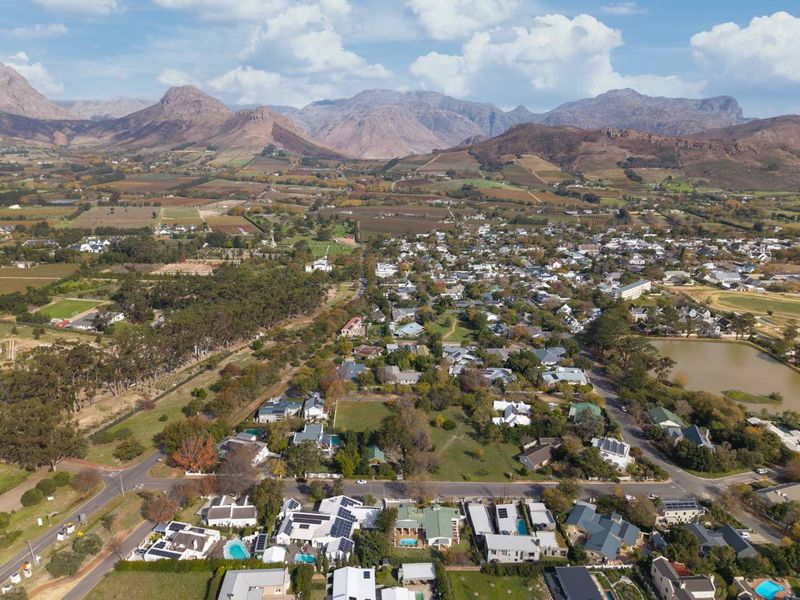 Discover a Rare Property Opportunity in Franschhoek - Photo 8