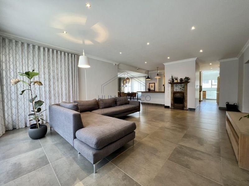 Luxurious 5-Bedroom Home with exquisite finishes in prime Meersig Area. - Photo 4