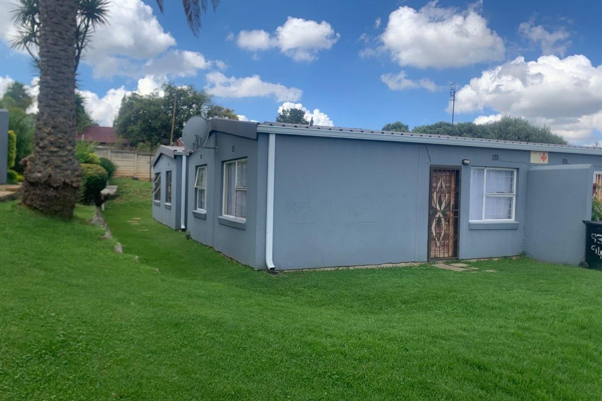 **2-Bedroom Apartment for Rent in Mondeor - Photo 2