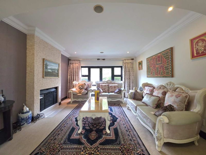 Luxury 5-Bedroom Home to Rent in Dainfern Golf Estate - Photo 7