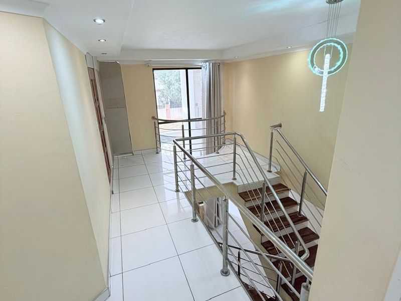 5 BEDROOM HOUSE FOR SALE – HOCHLAND PARK (TAUBEN GLEN STREET) - Photo 10
