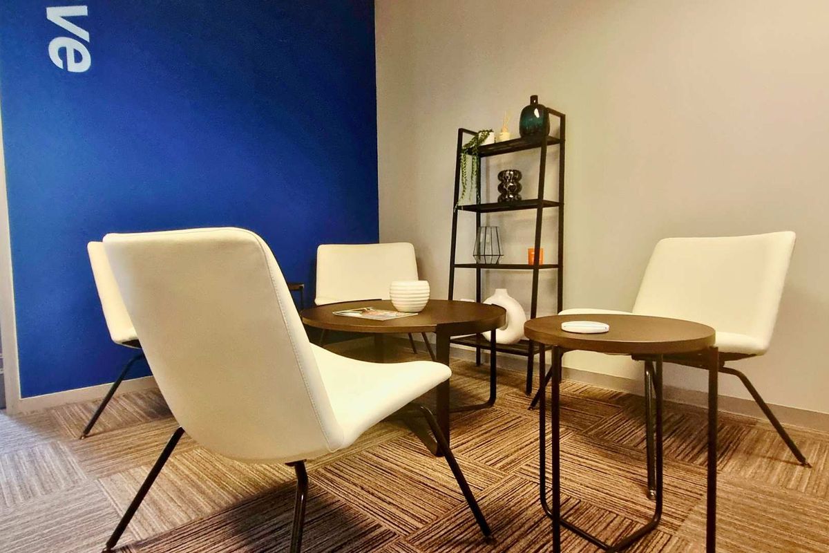 ±320 m2 first-floor HQ office in La Lucia Ridge. Gross R170/m2 (ex VAT). Fibre, lift, backup power & water, security. Avail. 01 Feb 2026 - Photo 2