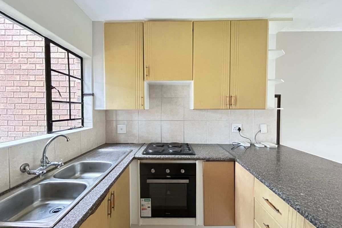 2 Bedroom Townhouse With A Private Garden - Photo 2