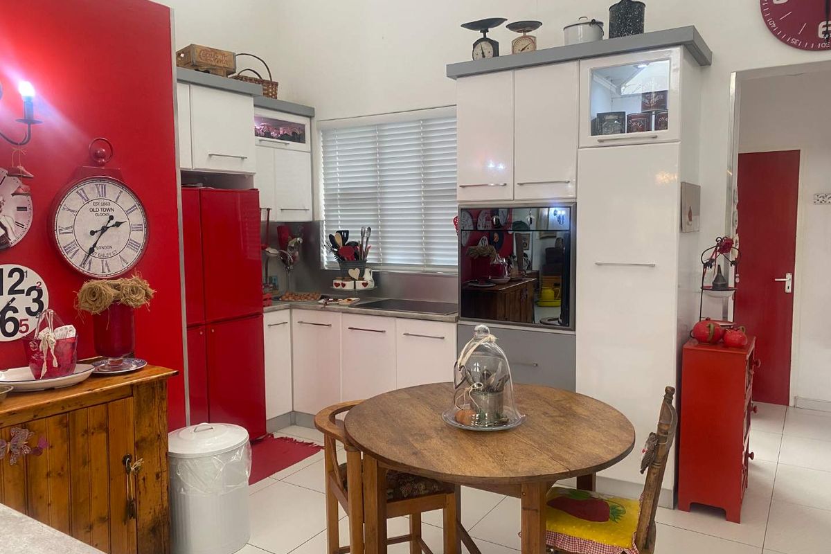 4 Bedroom house in Omeya Golf Estate - Photo 5