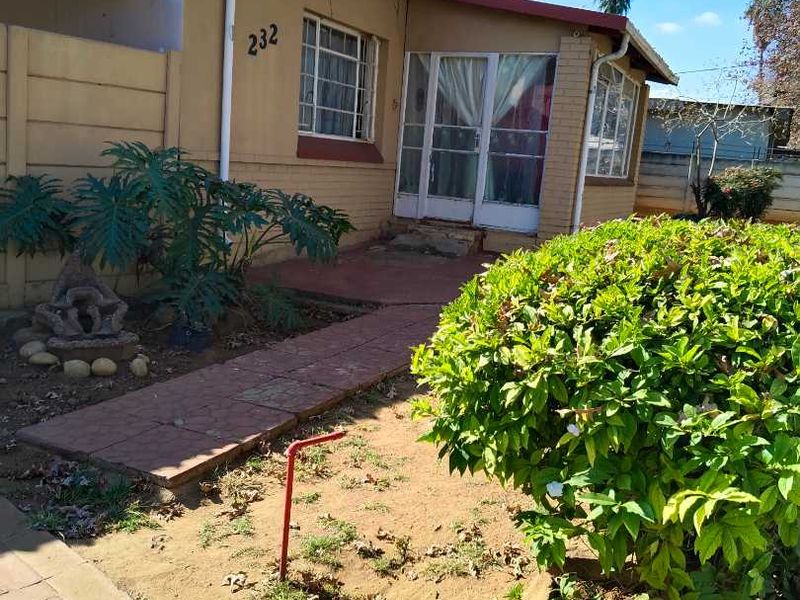 spectacular home with a full flat - Photo 4