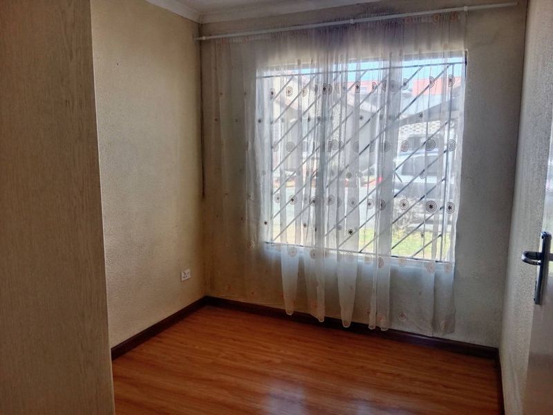 3 Bedroom 2 Bathroom Apartment To Let - Photo 8