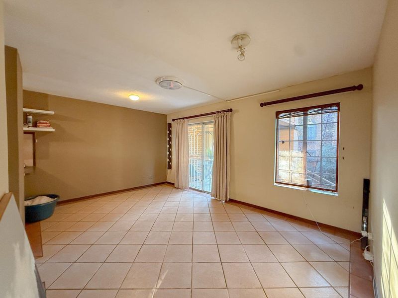 Modern 2-Bedroom Apartment to Rent in Mooikloof Ridge Estate - Photo 6