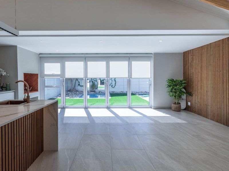 3 Bedroom Home - Single level in MILKWOOD PLACE gated complex - Photo 6