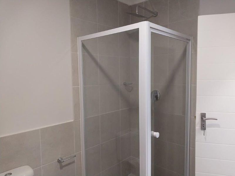 Newly built 1st floor apartment to rent in Langeberg Heights. - Photo 7