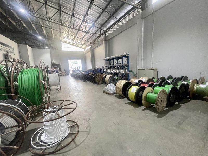 Hendra - Large 1,671m2 Warehouse To Let – Riverhorse Valley - Photo 6