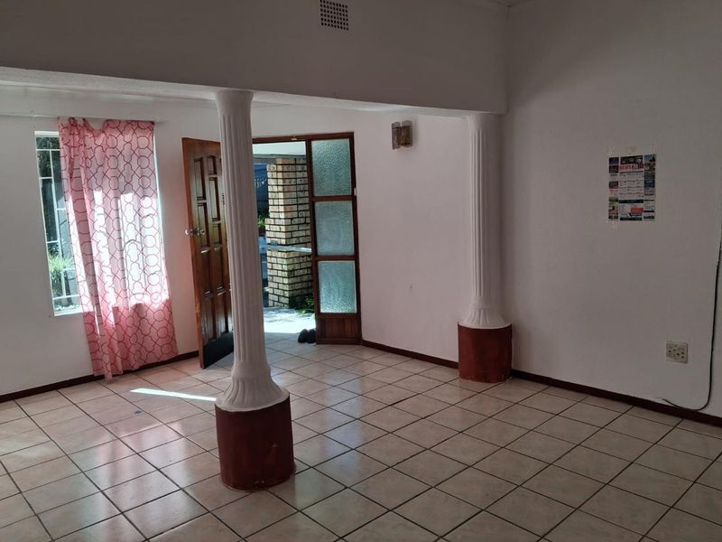 Three bedroom house for sale close to central Nelspruit - Photo 6