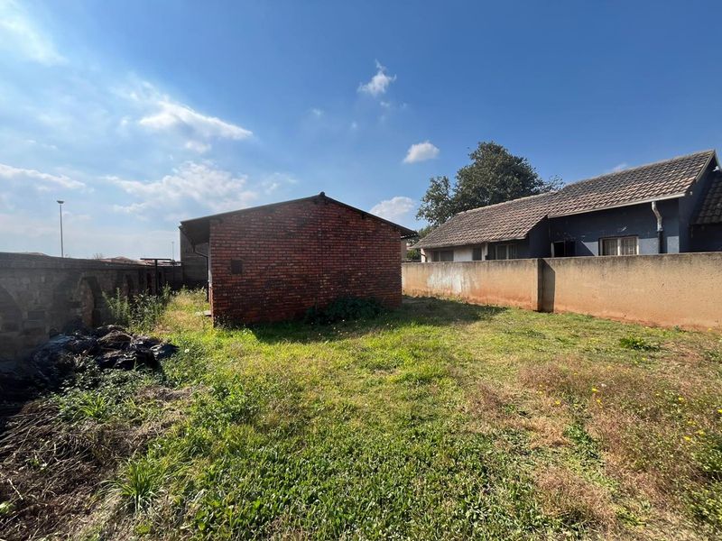 Prime Investment Opportunity with Development Potential - Photo 5