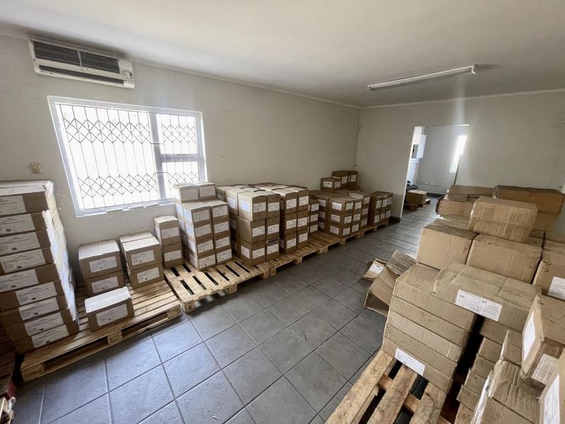 Hendra - Industrial Warehouse To Let – 1,500 m2 - Photo 10