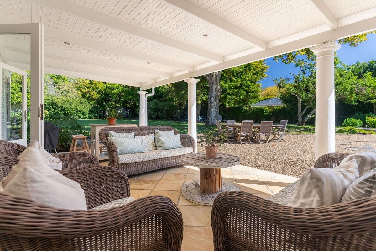 Vista Verde – a warmly inviting family home! - Photo 2