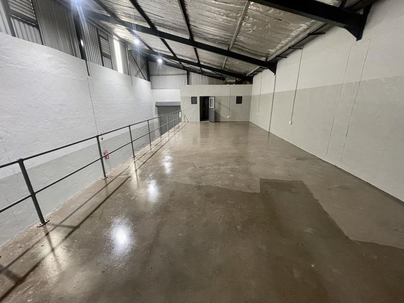 Hendra - 351m2 Warehouse / Light Industrial Unit To Let In Sought-After Business Park - Photo 8