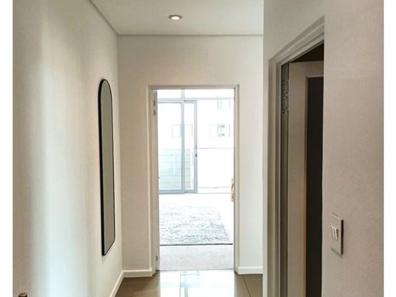 “Urban Elegance in the Heart of the City” - Photo 3