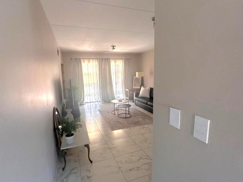 2 Bedroom Apartment for Sale in Sonneveld - Photo 6