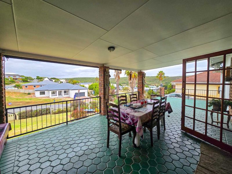 Family home with flatlet for sale in Stilbaai-Wes. - Photo 4