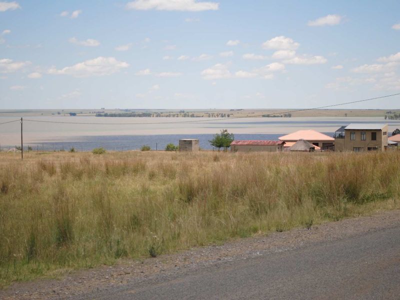 Beautiful large vacant stand with panaramic view over the dam - Photo 3