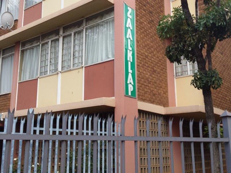 BACHELOR FLAT TO RENT IN SUNNYSIDE - Photo 4