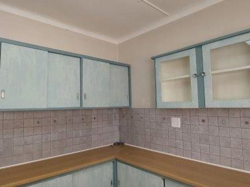 Home on large plot can add another dwelling close to Gymnasium Private school. - Photo 2