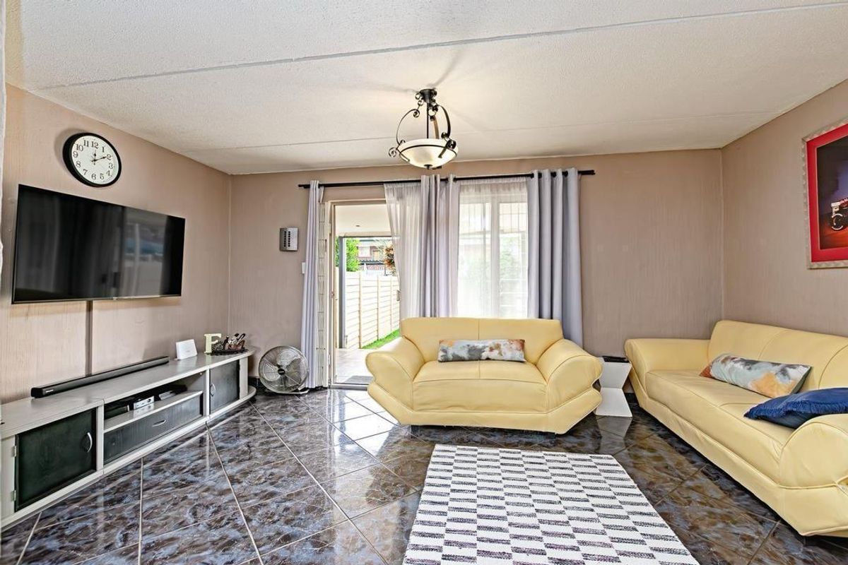 2 Bedroom Duplex Unit in the Heart of Lyndhurst - Photo 5