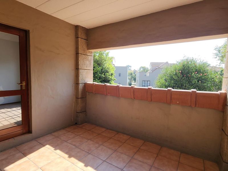 2 Bedroom Apartment to Rent in Via Positano - Photo 5