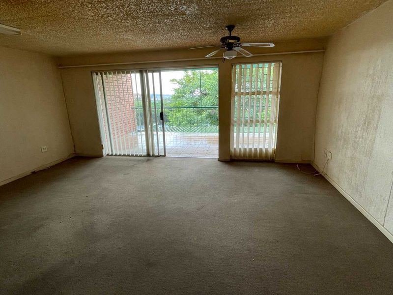 2.5 Bedroom very specious Townhouse in Silverton - Photo 2