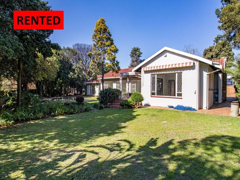 Spacious 4 Bedroom Family Home with Exceptional Living Areas in Fairland - Photo 1