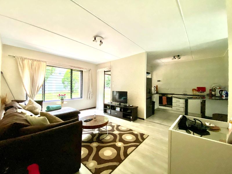 MODERN ONE BED APARTMENT IN MORNINGSIDE - Photo 4