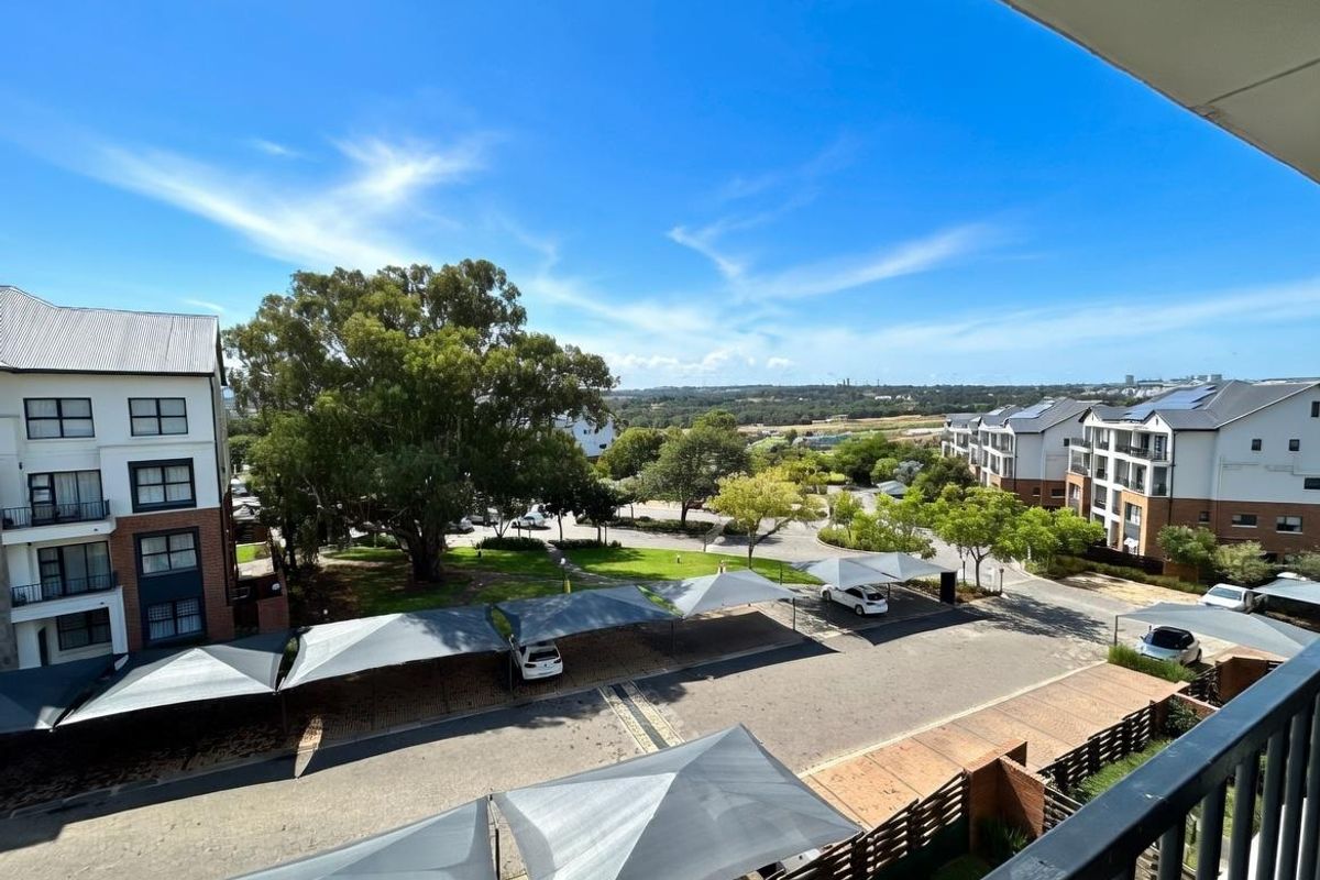 PENTHOUSE ONE BED APARTMENT WITH GORGEOUS VIEW FOR SALE - Photo 2