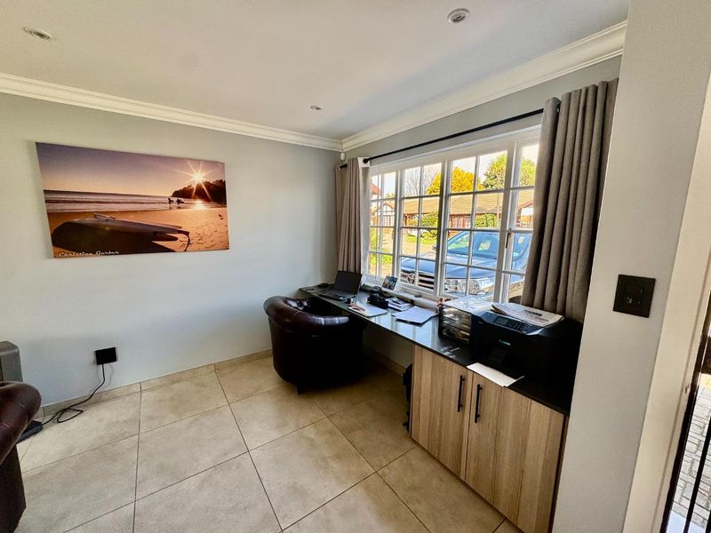 Beautifully Renovated Simplex for Sale in Goedeburg - Photo 10